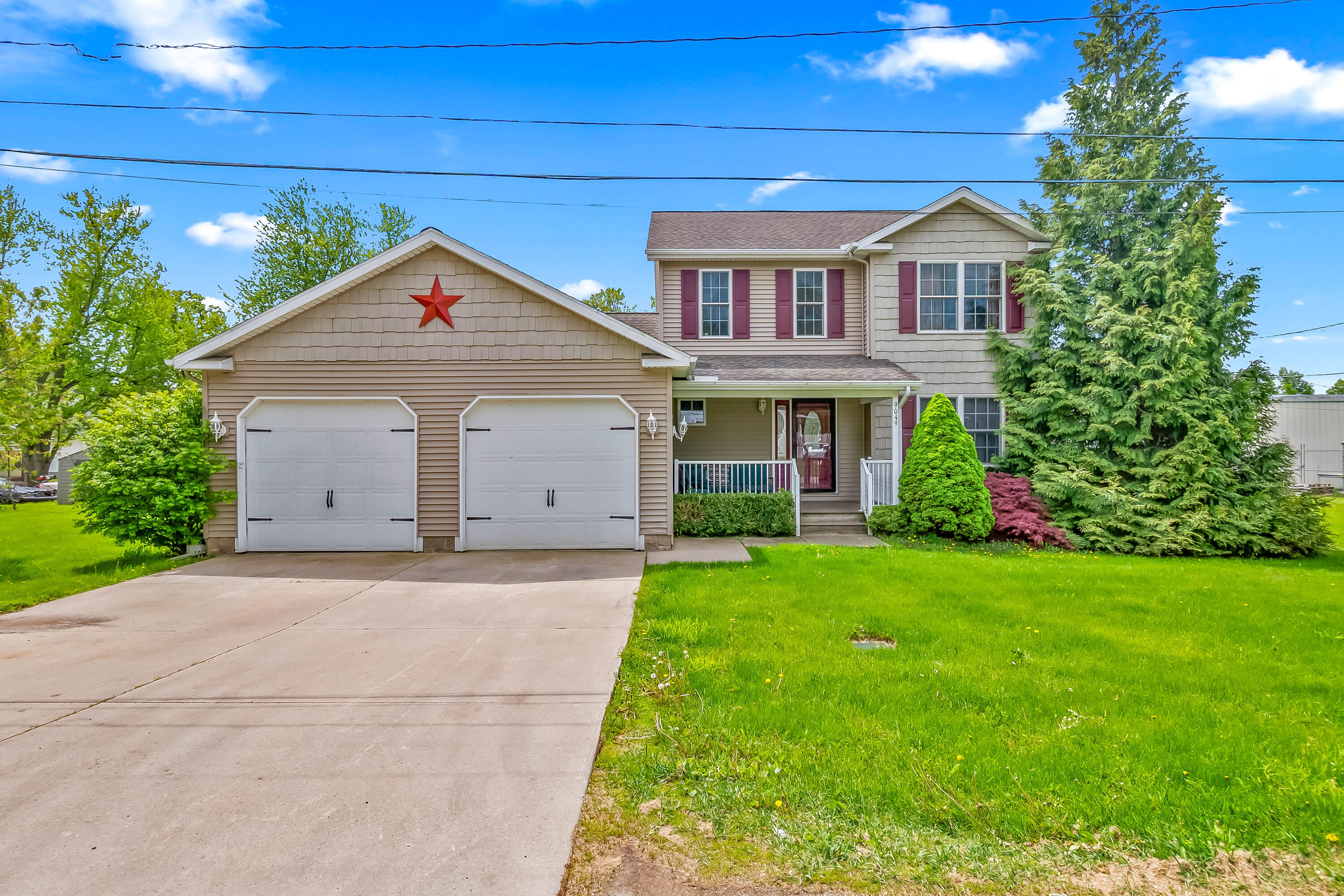 9049 Hamilton Street Pittsford, MI 49271 - Photo 3 of 56 16