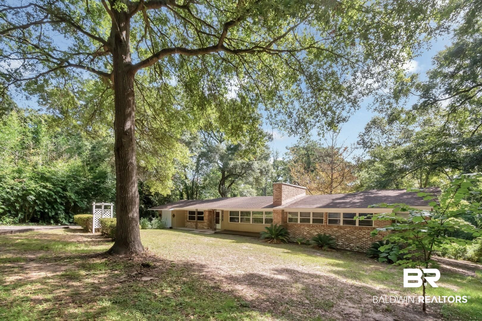 4652 East Pinewood Drive Mobile, AL 36618 - Photo 2 of 35