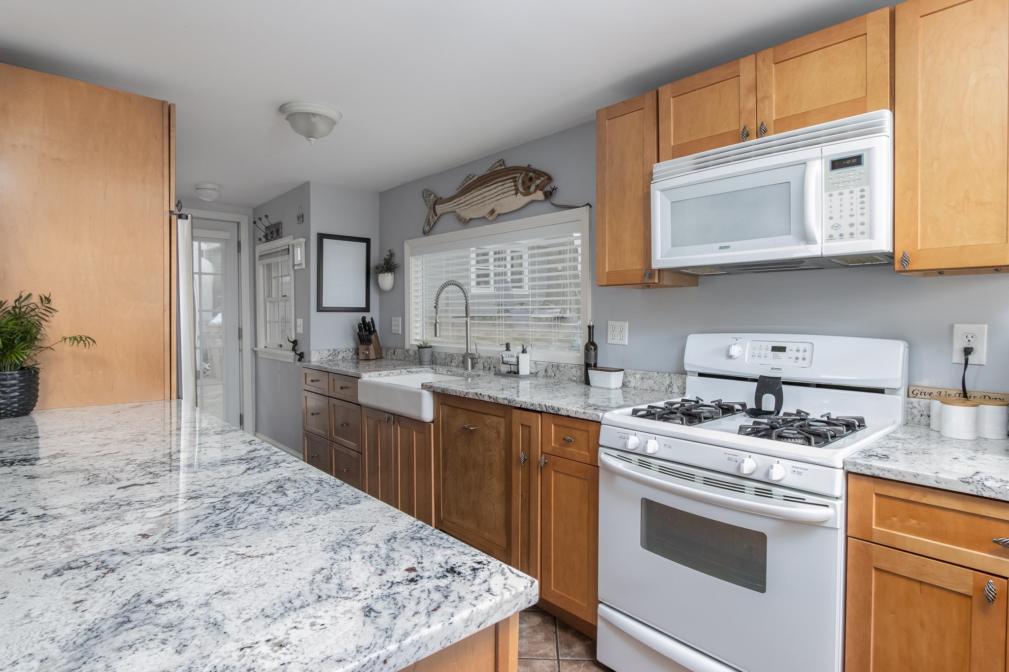 20 Stickney Road Atkinson, NH 03811 - Photo 8 of 40 Gallery Image 8