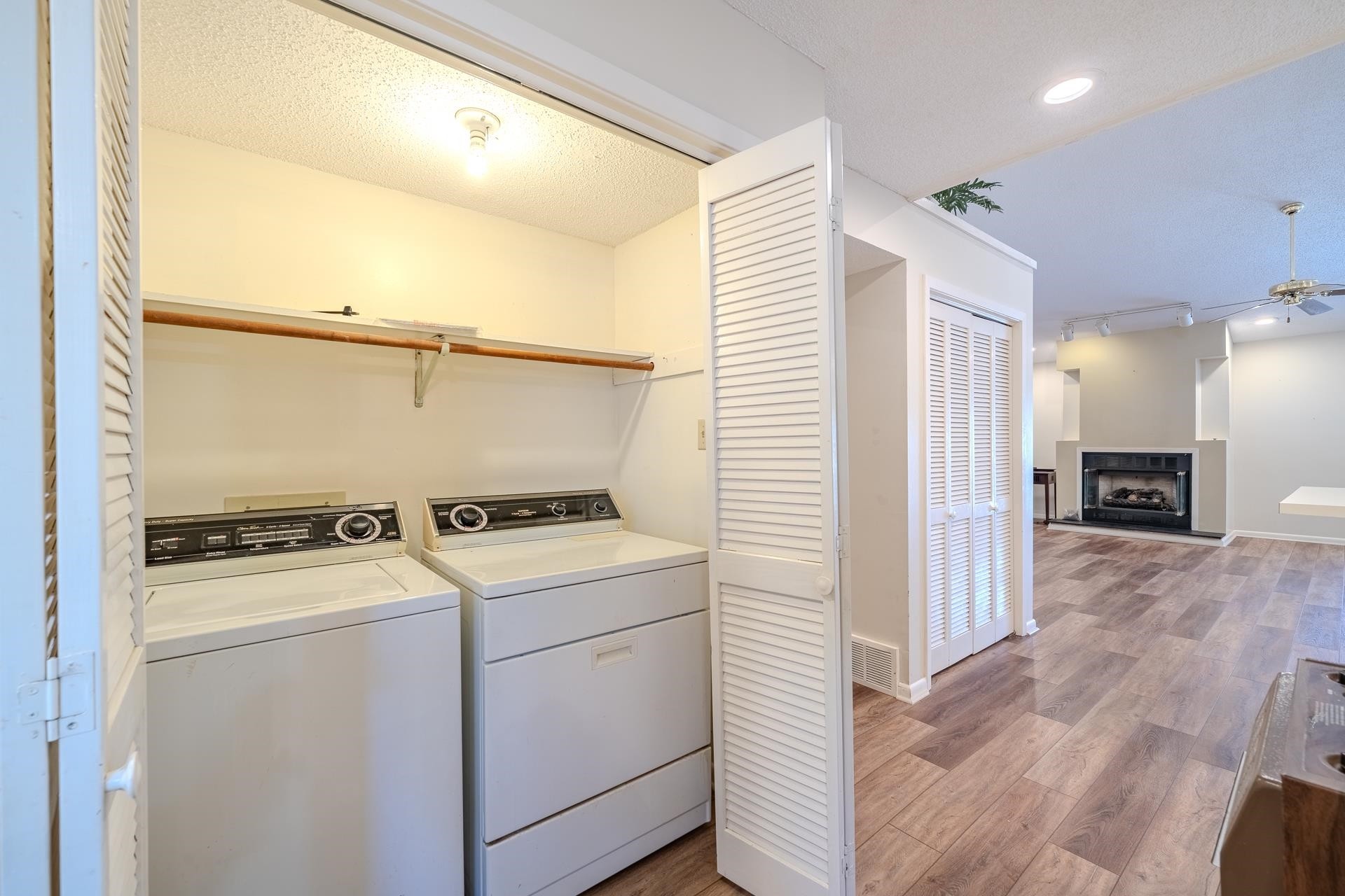 116 Driftwood Road Counce, TN 38326 - Photo 16 of 31 a kitchen that has a stove and a refrigerator