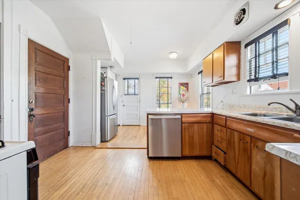 $2,800 | 1768 Fremont Avenue South, Minneapolis, MN 55403