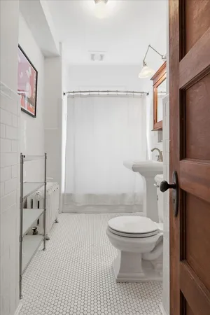 $2,800 | 1768 Fremont Avenue South, Minneapolis, MN 55403