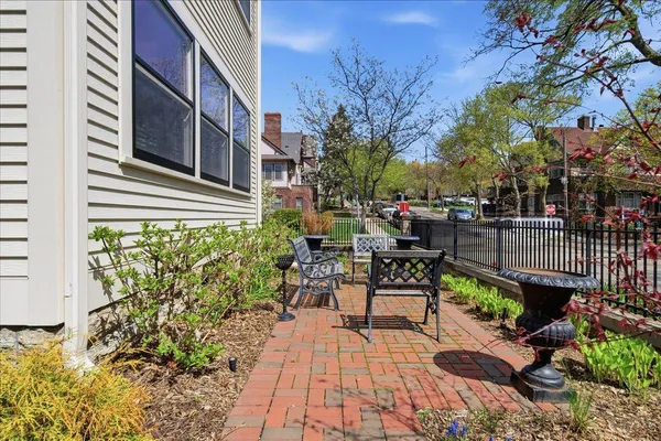 $2,800 | 1768 Fremont Avenue South, Minneapolis, MN 55403