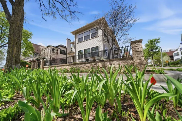 $2,800 | 1768 Fremont Avenue South, Minneapolis, MN 55403