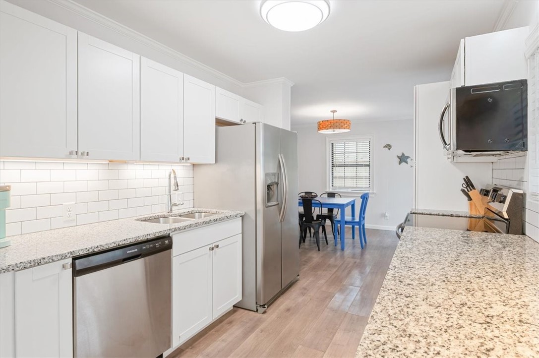 238 Broadway Street St. Simons Island, GA 31522 - Photo 4 of 56