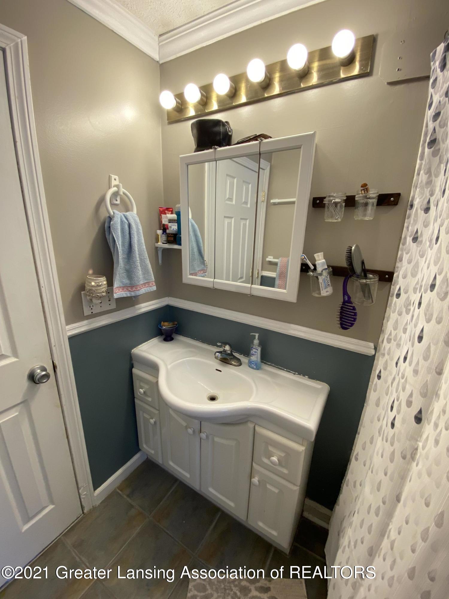 6005 Park Lake Road Bath, MI 48808 - Photo 30 of 44 030