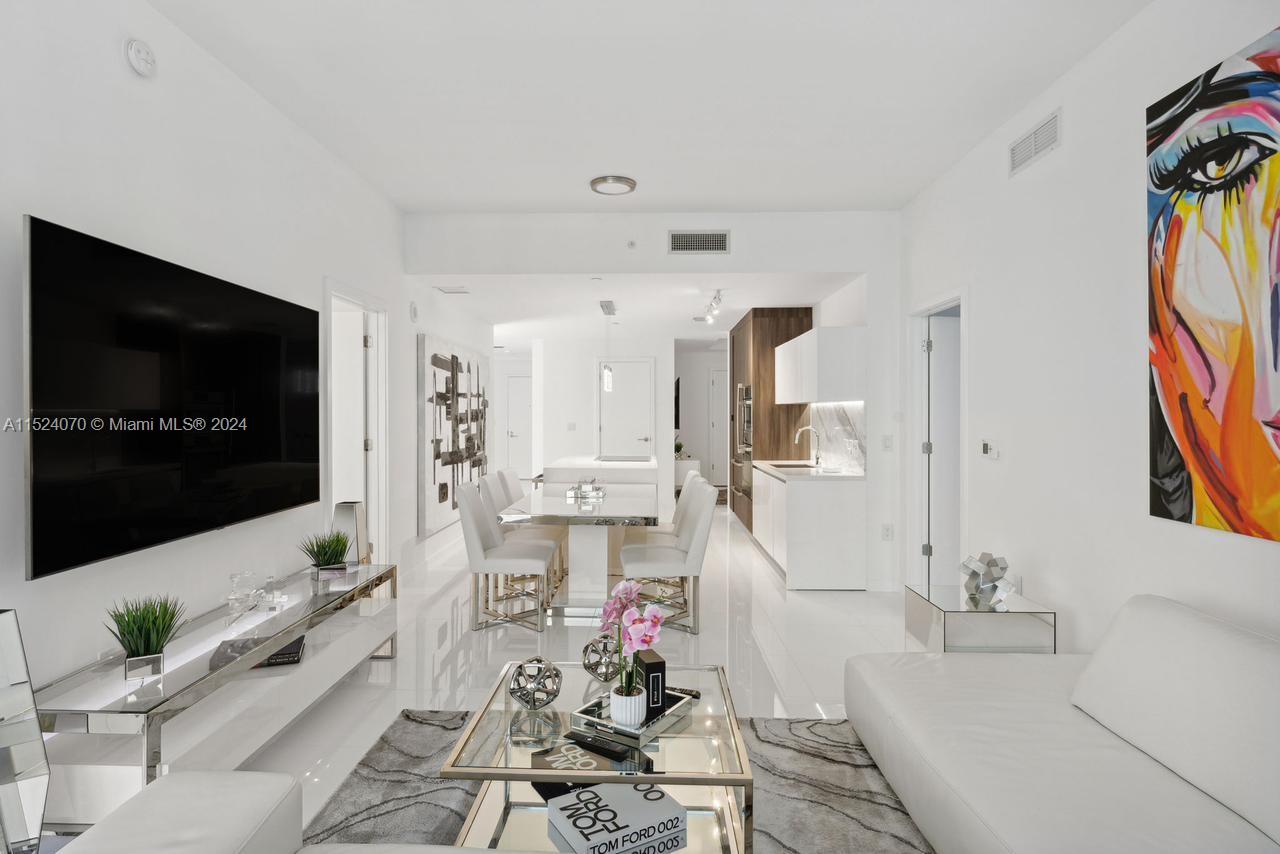 851 Northeast 1st Ave Unit 4207  