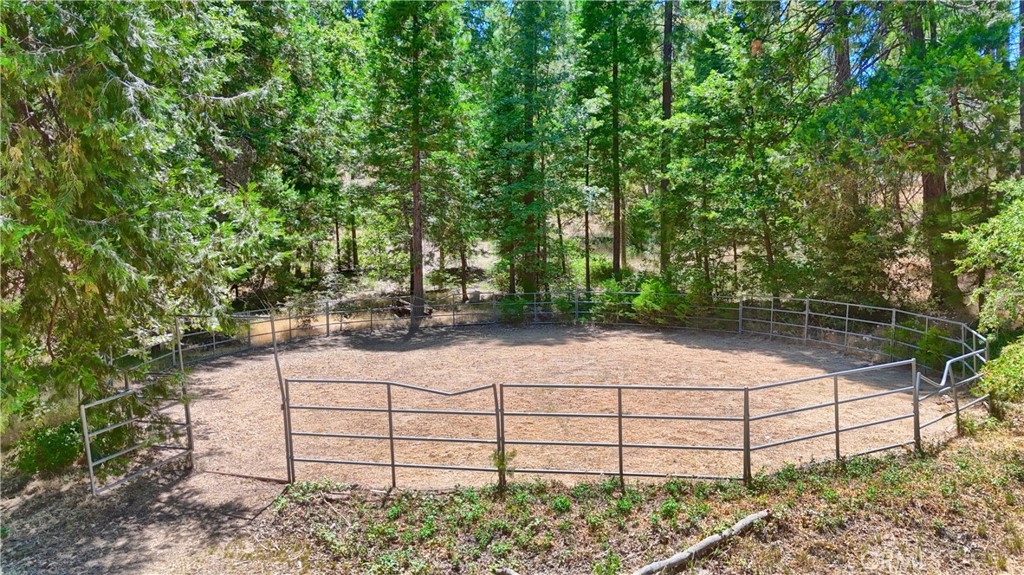 7190 Hites Cove Road Mariposa, CA 95338 - Photo 42 of 61 Round Pen