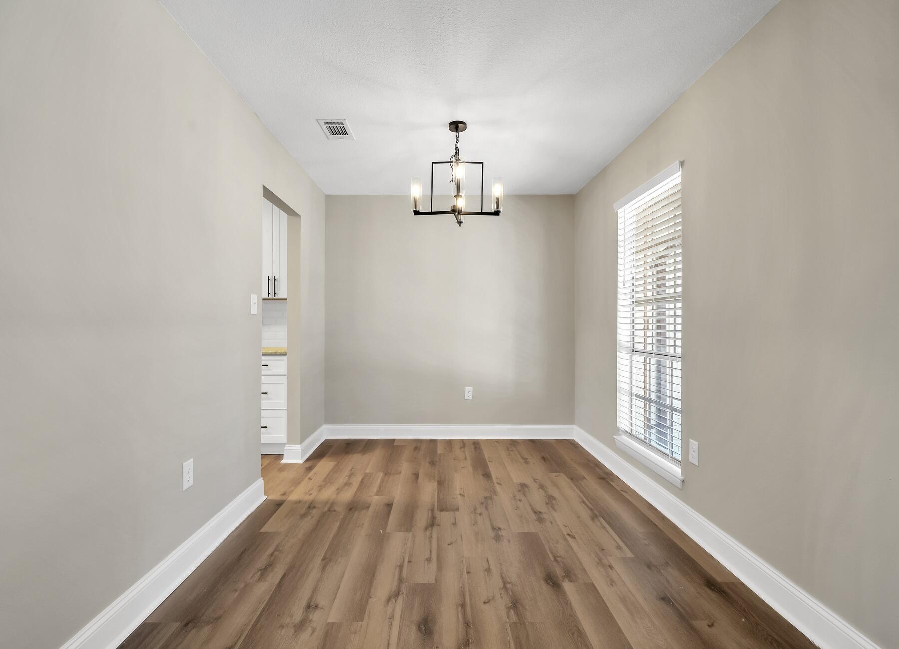 5473 Monterrey Road Crestview, FL 32539 - Photo 9 of 34 DSC02741