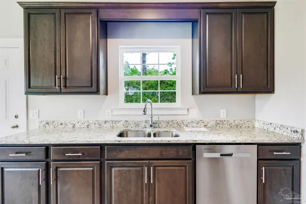 $2,500 | 9276 Sunset Drive, Navarre, FL 32566