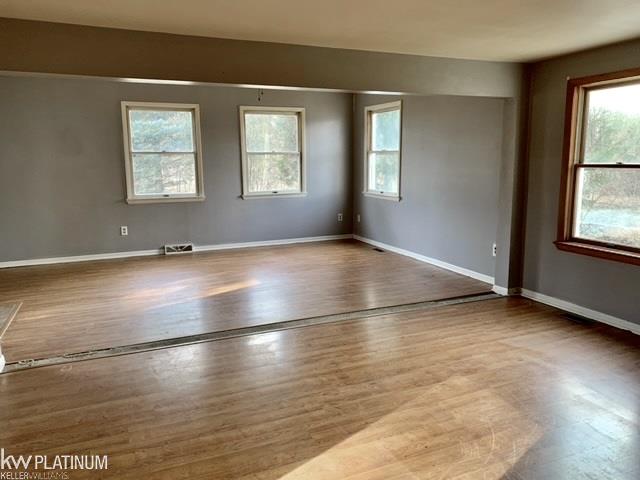 4988 Kalmbach Road Chelsea, MI 48118 - Photo 7 of 23 50030893-6.JPG