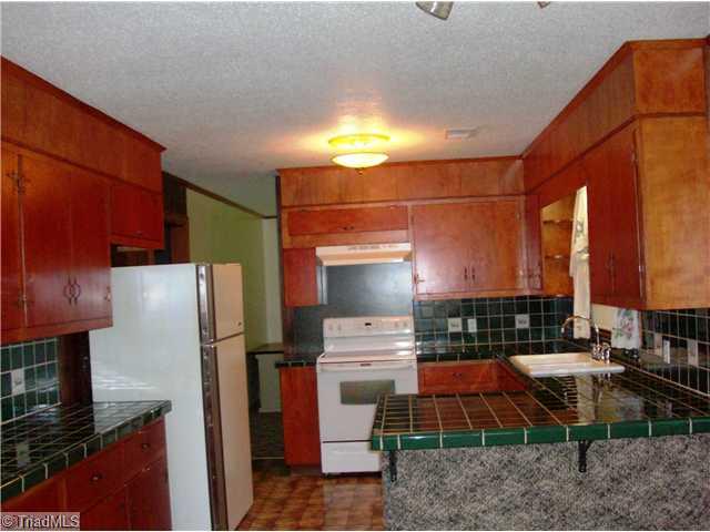 111 Shore Street Elkin, NC 28621 - Photo 5 of 8 Kitchen.