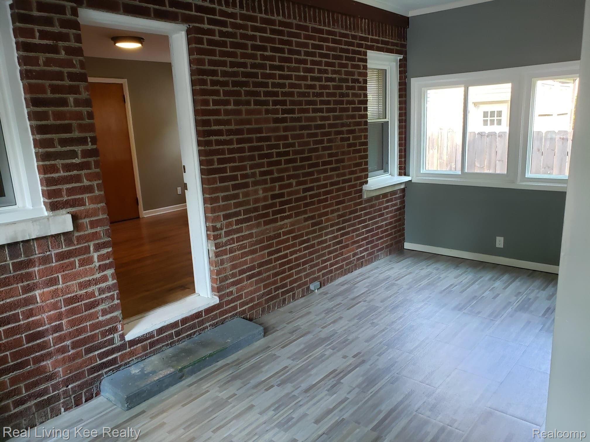 162 West Washington Street Romeo, MI 48065 - Photo 19 of 34 Darryn #12.jpg