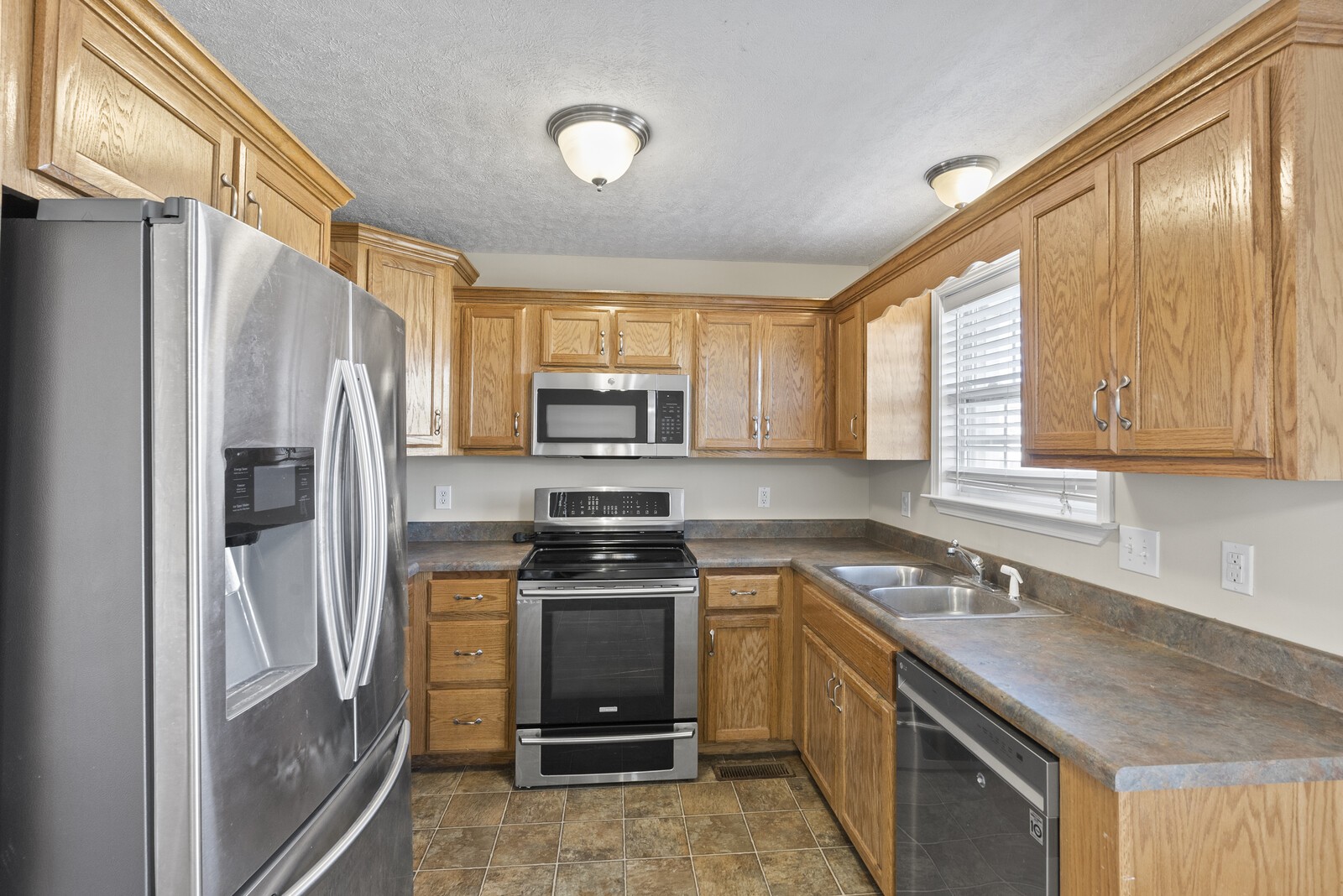 510 Berry Circle Springfield, TN 37172 - Photo 7 of 17 Gallery Image 7