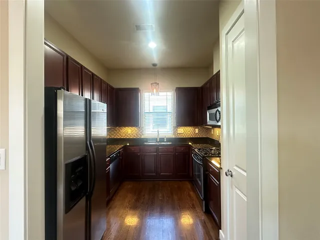 $2,600 | 1715 West 24th Street, Houston, TX 77008