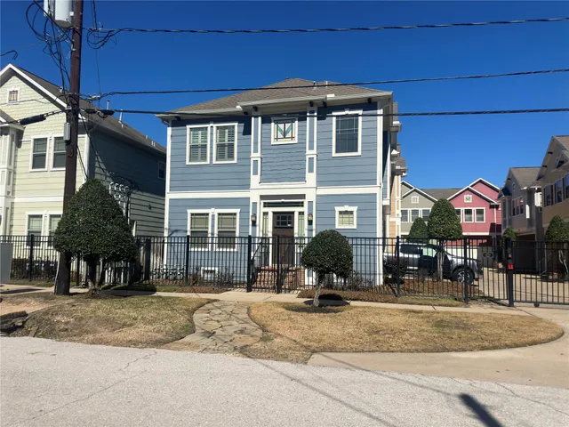 $2,600 | 1715 West 24th Street, Houston, TX 77008