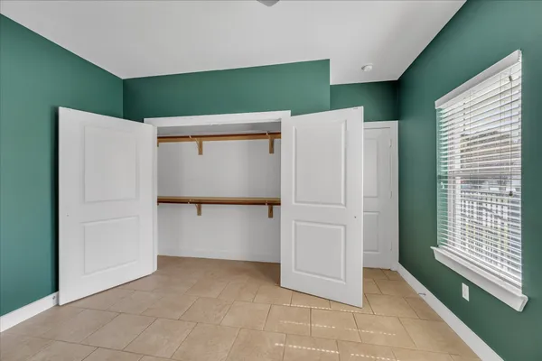 $2,600 | 1715 West 24th Street, Houston, TX 77008