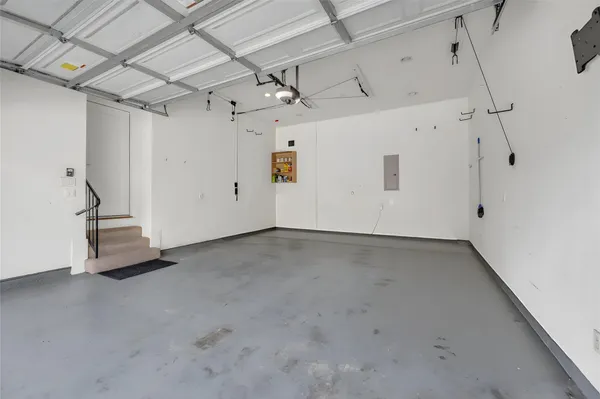 $2,600 | 1715 West 24th Street, Houston, TX 77008