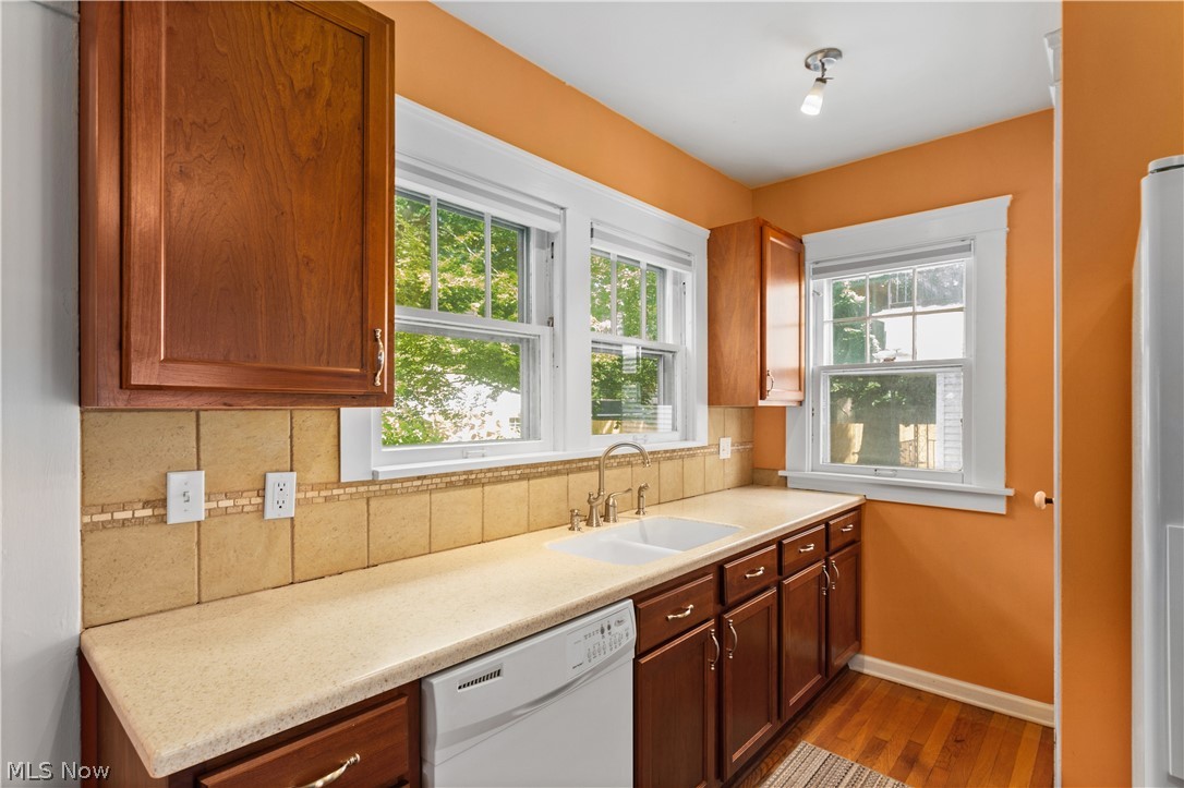 2512 Lee Road Cleveland, OH 44118 - Photo 16 of 35 Kitchen