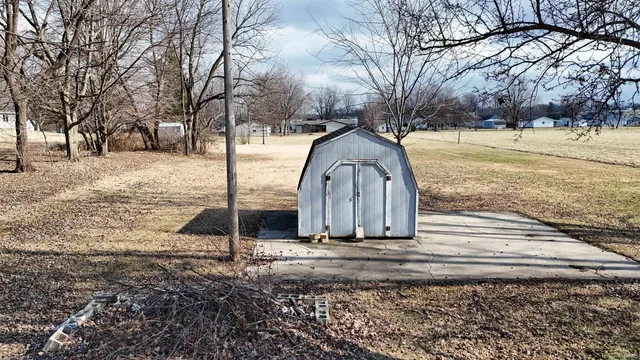 $229,900 | 187 North Whitelock Avenue, Petersburg, IN 47567