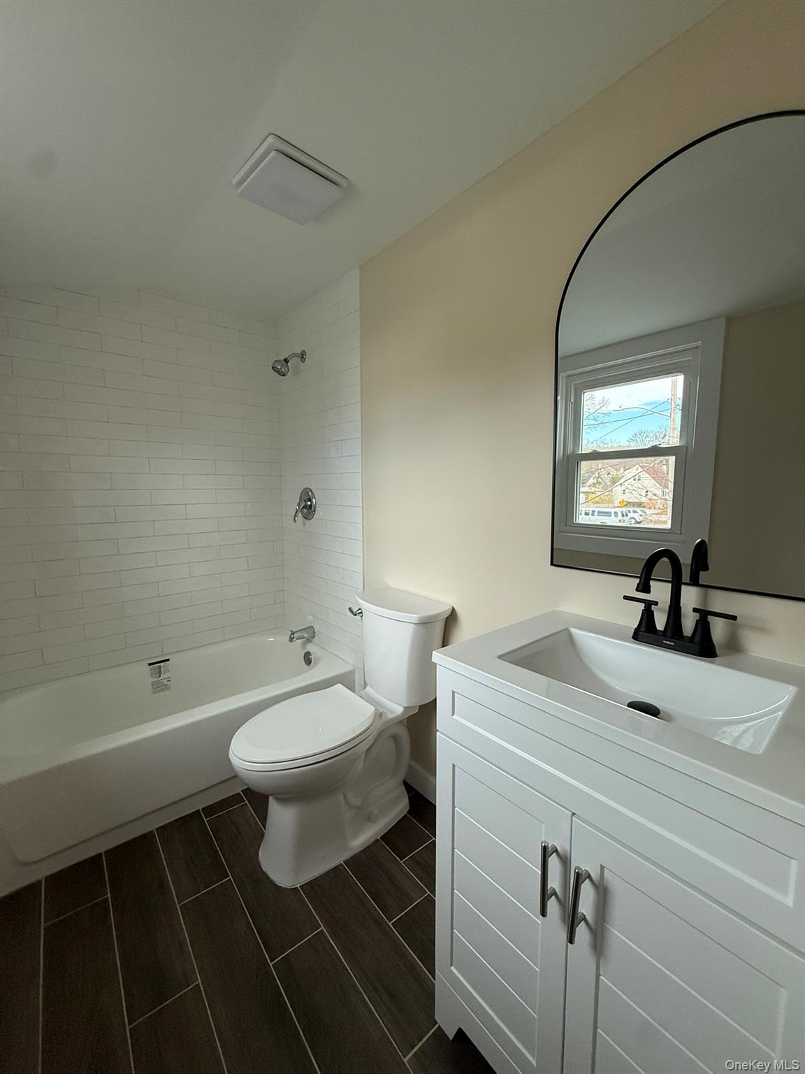 443 North Country Road Sound Beach, NY 11789 - Photo 12 of 27 Gallery Image 12