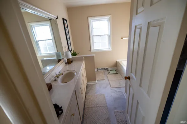 $249,900 | 221 West Roselawn Drive, Logansport, IN 46947