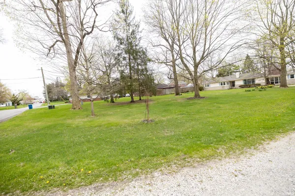 $249,900 | 221 West Roselawn Drive, Logansport, IN 46947