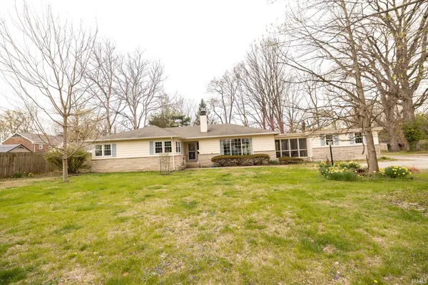 $249,900 | 221 West Roselawn Drive, Logansport, IN 46947