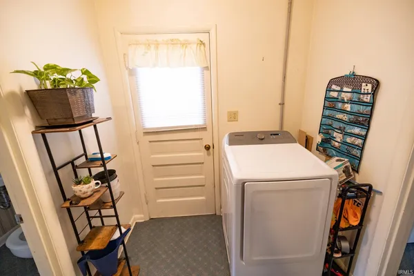 $249,900 | 221 West Roselawn Drive, Logansport, IN 46947