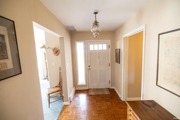 $249,900 | 221 West Roselawn Drive, Logansport, IN 46947