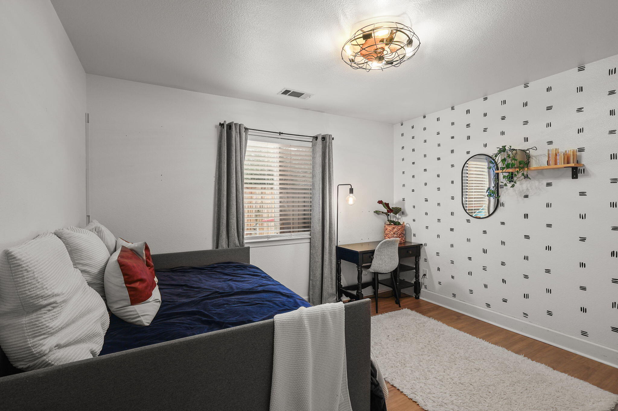 1949 Catherine Way Redding, CA 96002 - Photo 16 of 32 24-web-or-mls-8Q0A8686