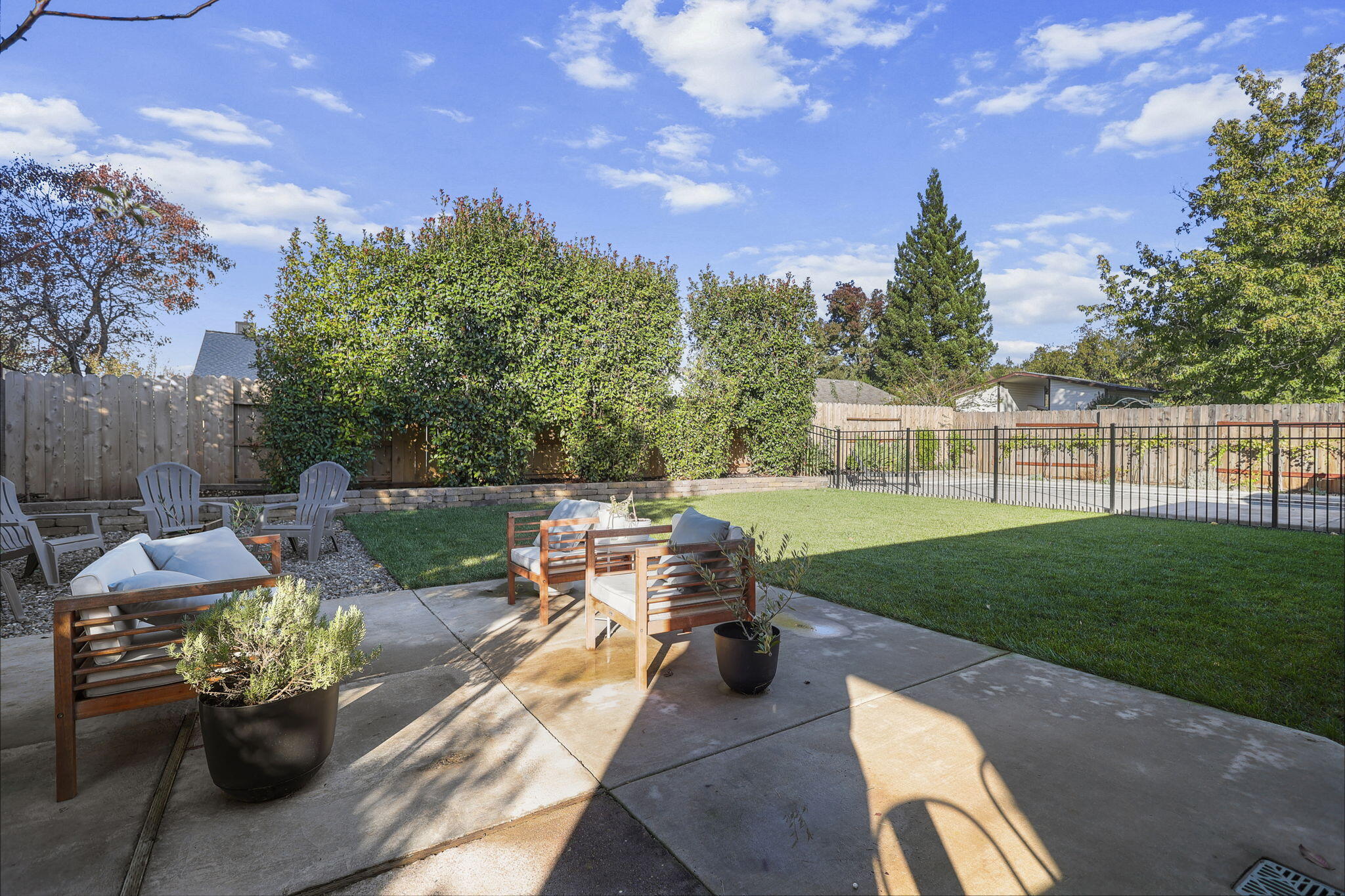 1949 Catherine Way Redding, CA 96002 - Photo 24 of 32 43-web-or-mls-LZ0A0078