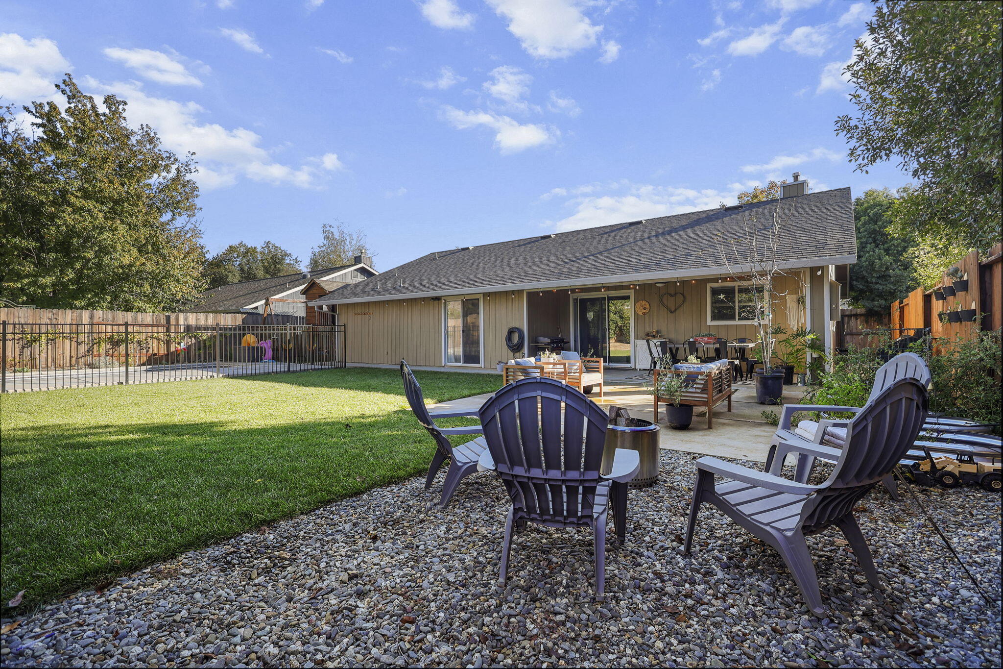 1949 Catherine Way Redding, CA 96002 - Photo 25 of 32 41-web-or-mls-LZ0A0058