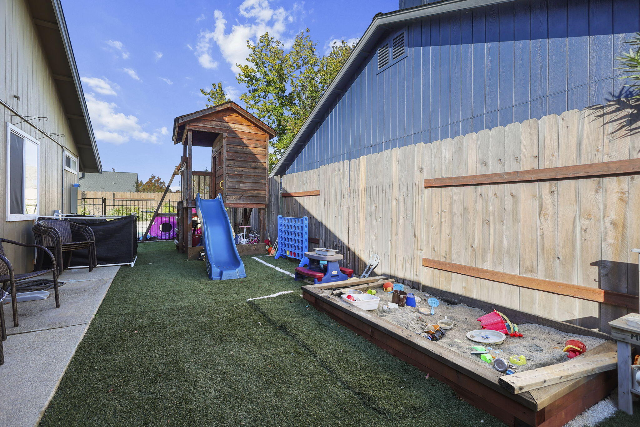 1949 Catherine Way Redding, CA 96002 - Photo 28 of 32 38-web-or-mls-LZ0A0028