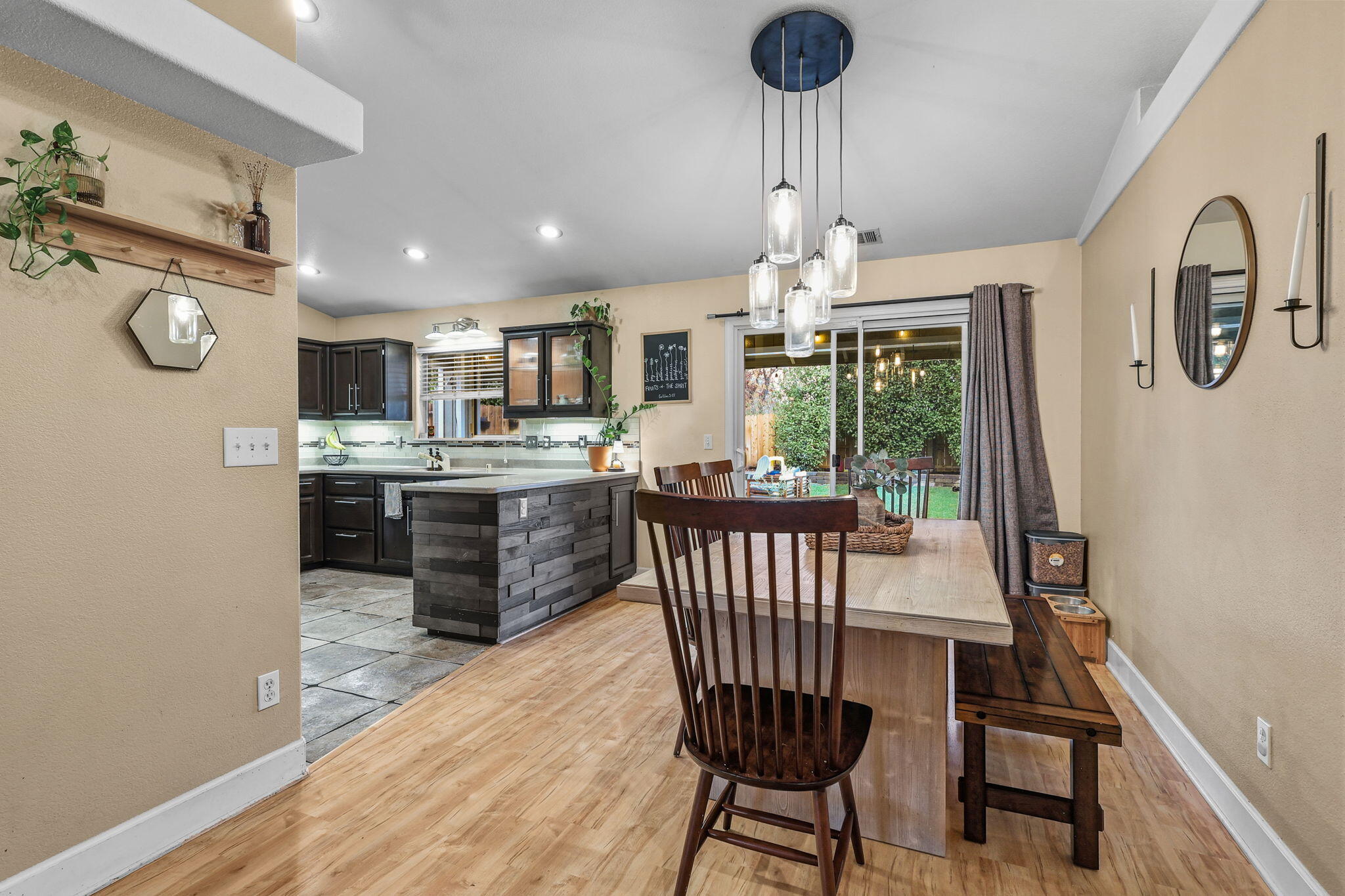 1949 Catherine Way Redding, CA 96002 - Photo 7 of 32 9-web-or-mls-8Q0A8549