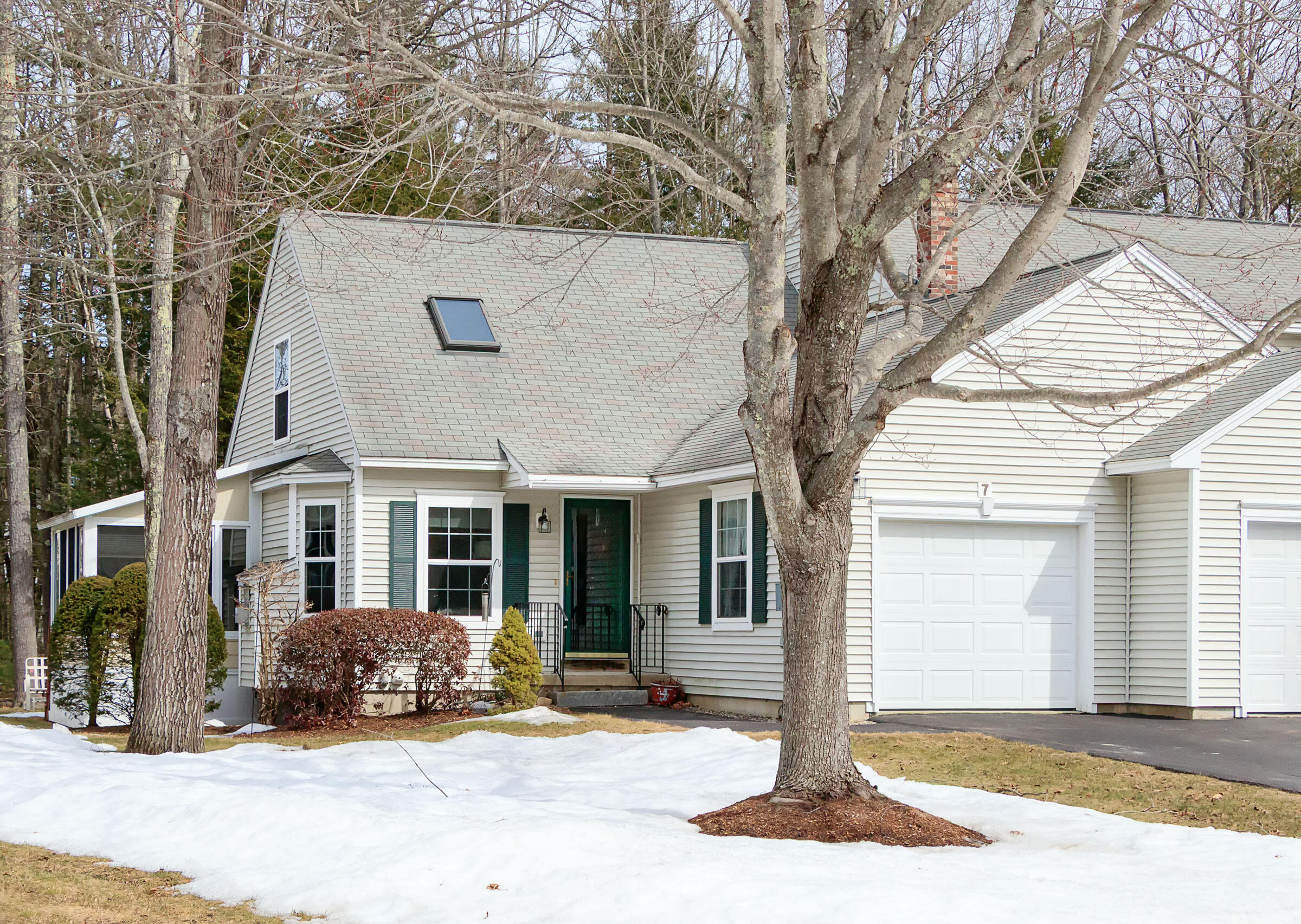 3 Bed/3 Bath End Unit
