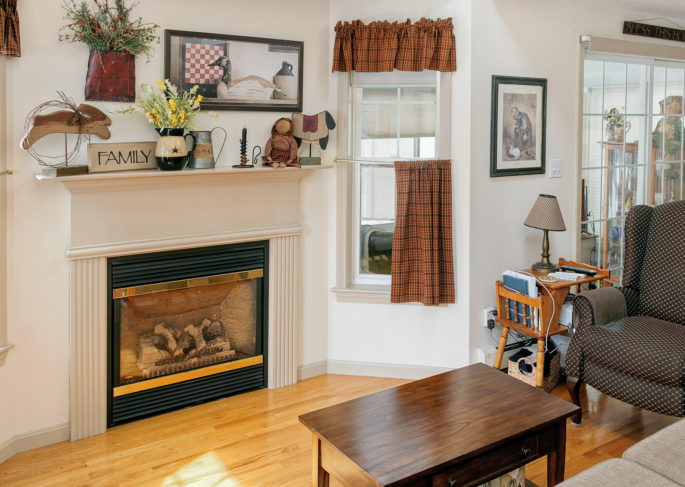 7 Windsor Commons Drive, Unit 7 Kennebunk, ME 04043 - Photo 4 of 32 Liv Room w/gas FP