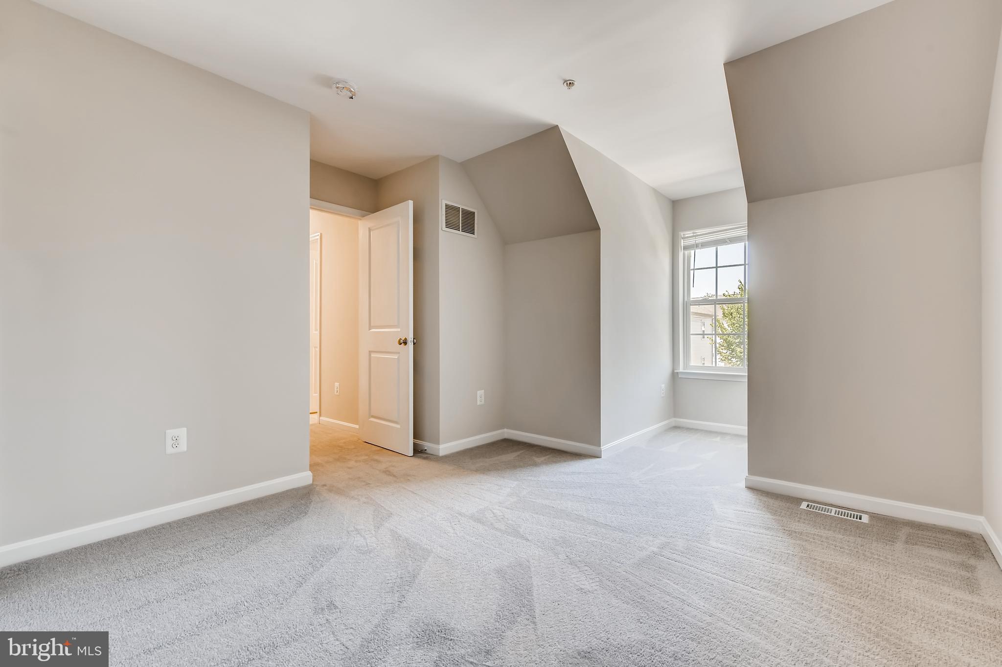 1641 Renaissance Drive Baltimore, MD 21221 - Photo 17 of 27