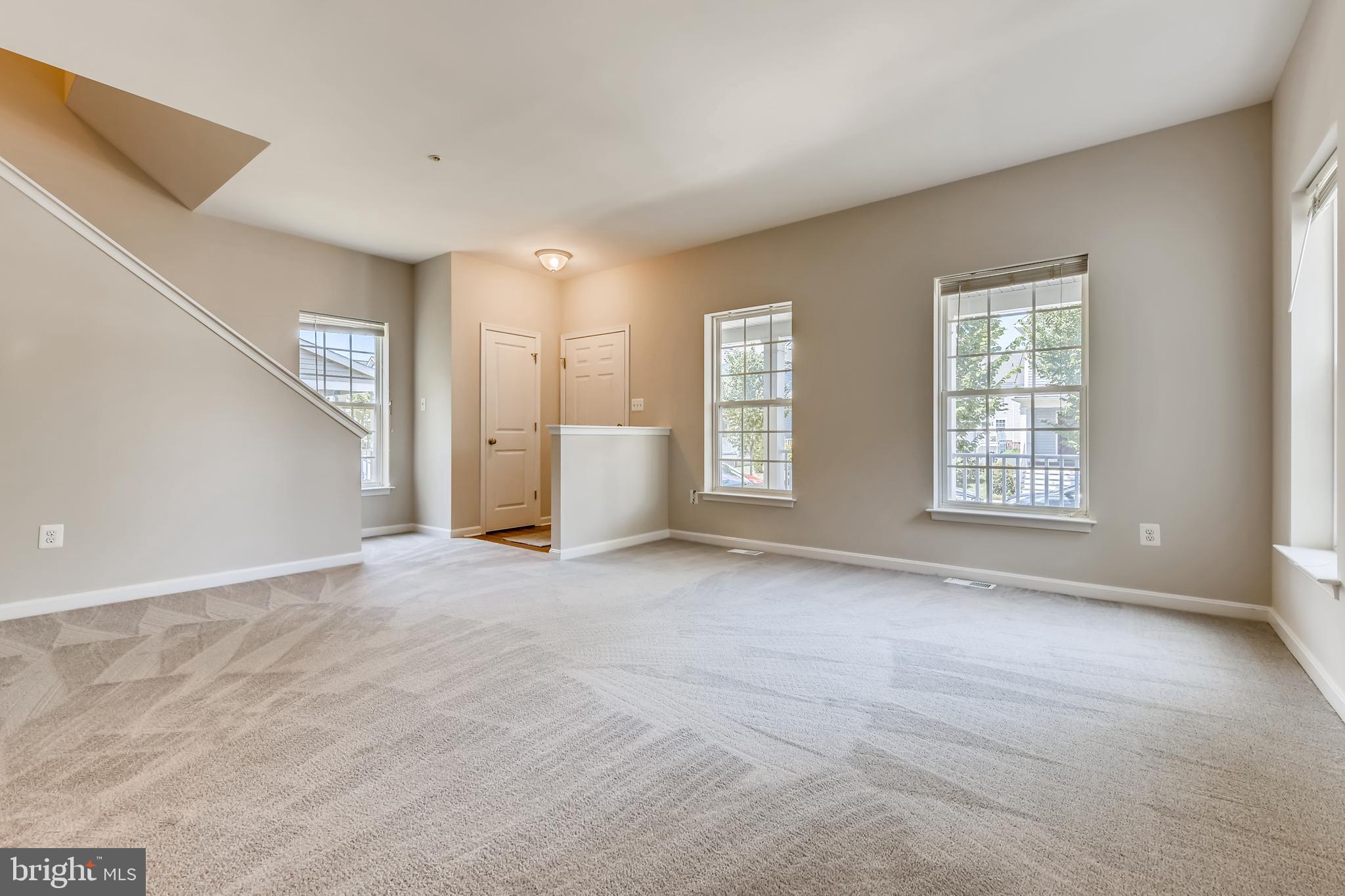 1641 Renaissance Drive Baltimore, MD 21221 - Photo 3 of 27