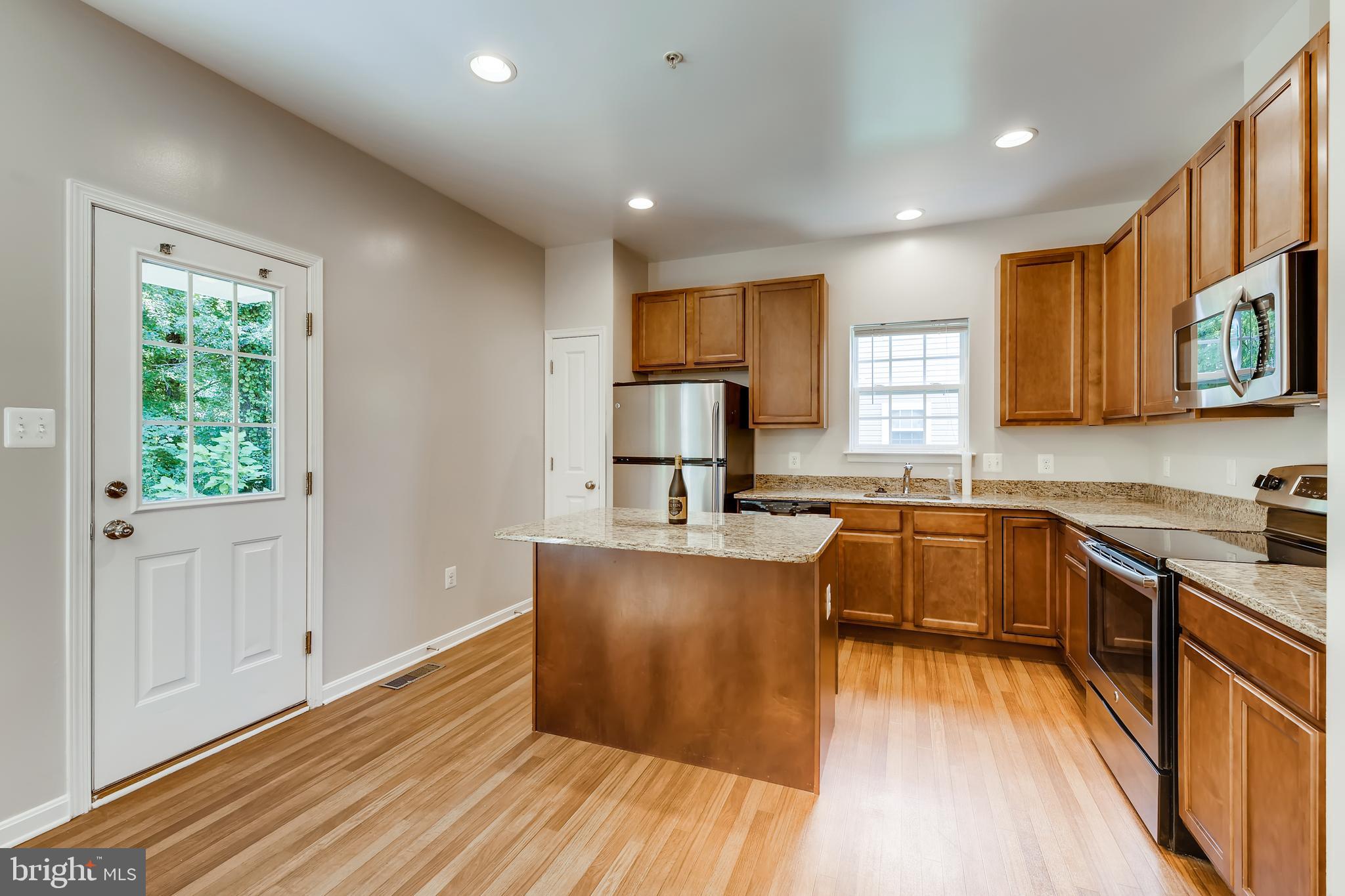 1641 Renaissance Drive Baltimore, MD 21221 - Photo 7 of 27