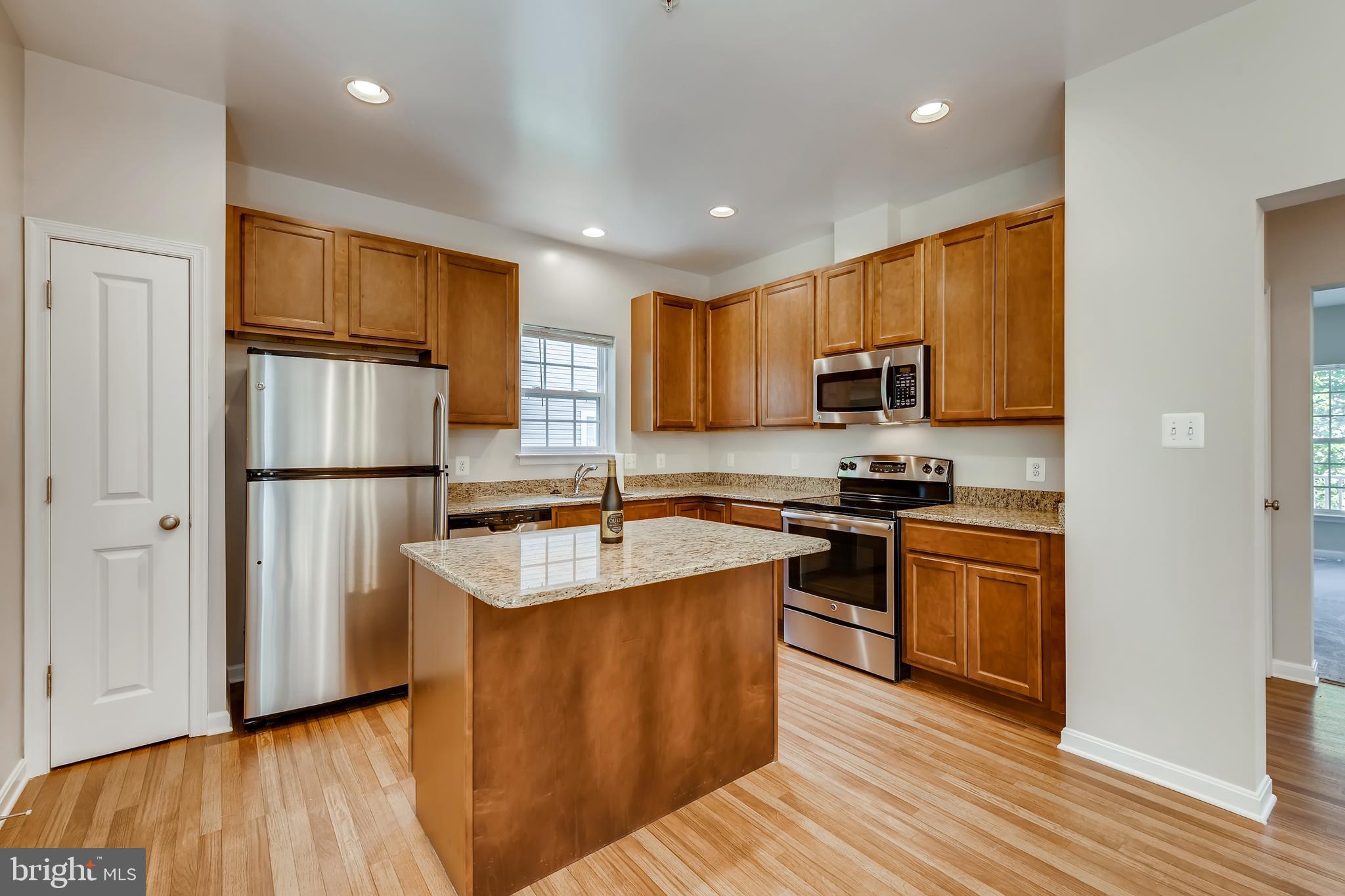 1641 Renaissance Drive Baltimore, MD 21221 - Photo 8 of 27