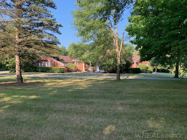 890 East Romeo Road Oakland, MI 48363 - Photo 30 of 30 50021536-29.JPG