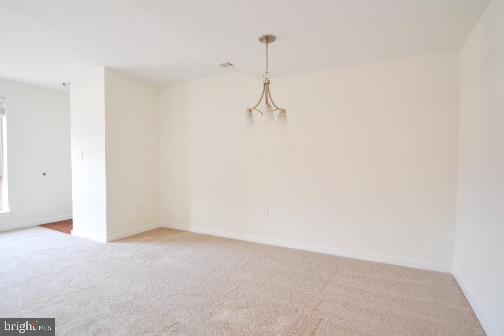 421 South Sharp Street, Unit R 11 Baltimore, MD 21201 - Photo 5 of 26 Dining room