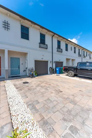 $2,700 | 617 Southwest 11th Street, Florida City, FL 33034