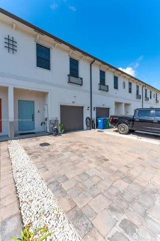 $2,700 | 617 Southwest 11th Street, Florida City, FL 33034