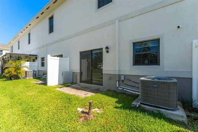 $2,700 | 617 Southwest 11th Street, Florida City, FL 33034