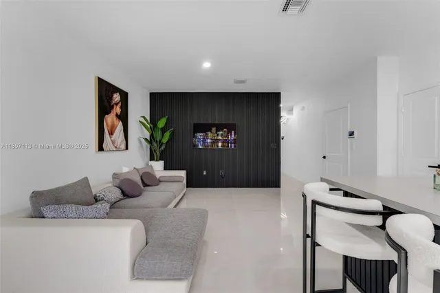 $2,700 | 617 Southwest 11th Street, Florida City, FL 33034