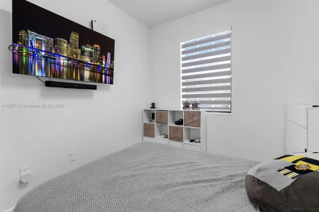 $2,700 | 617 Southwest 11th Street, Florida City, FL 33034