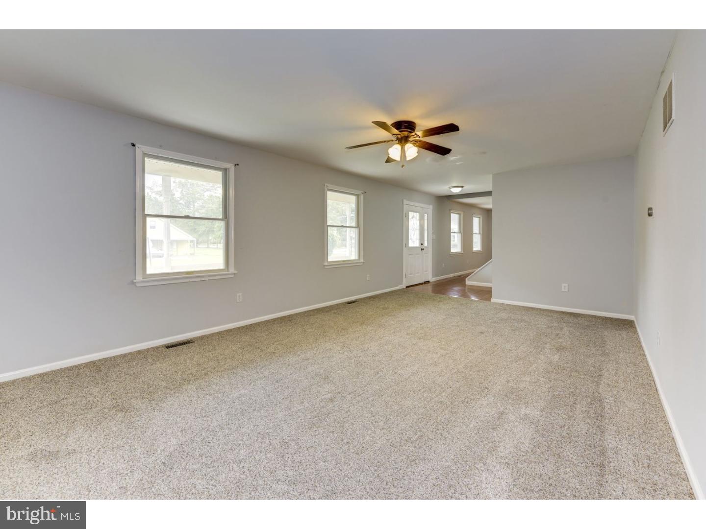 3 Cedar Lane Pemberton, NJ 08068 - Photo 11 of 25 Living Room