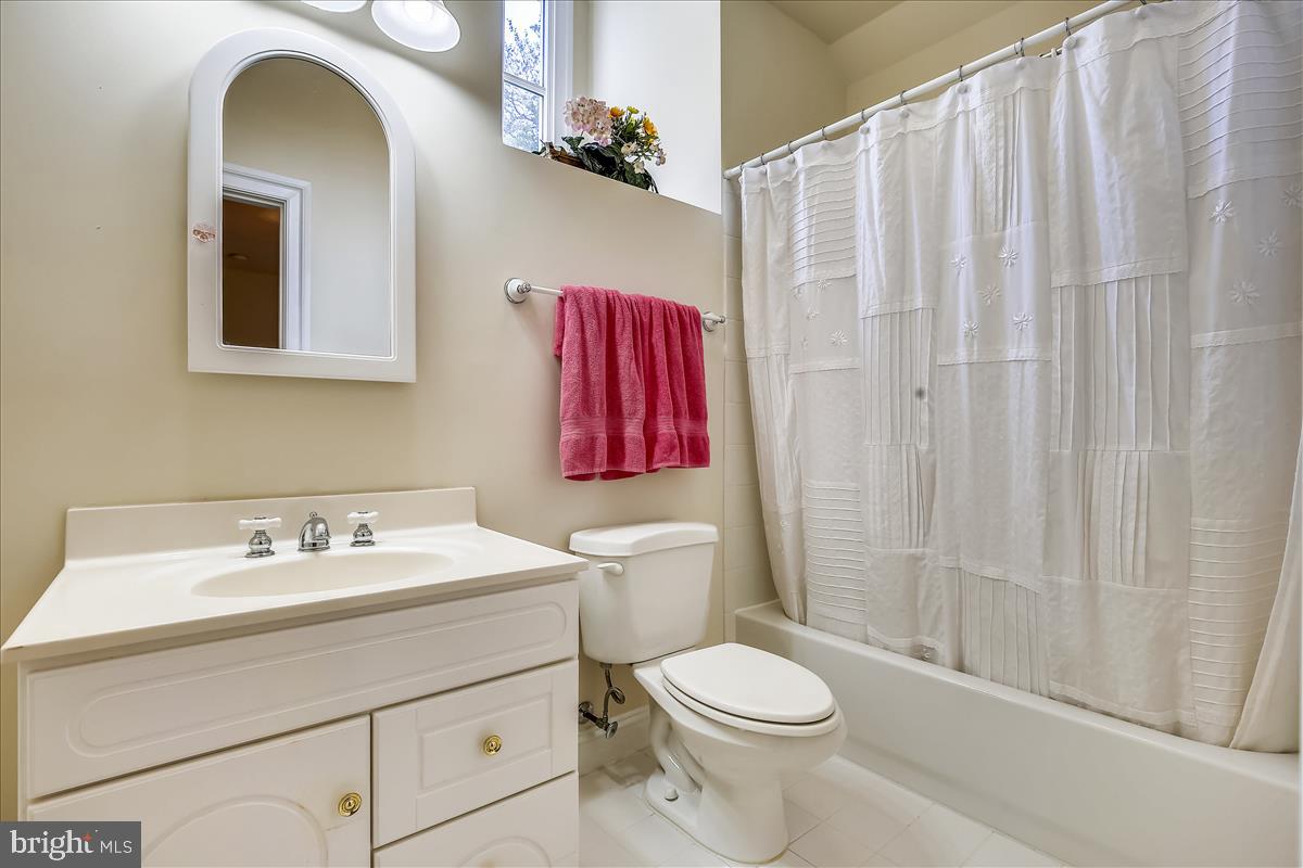 9002 Ridge Lane Vienna, VA 22182 - Photo 45 of 76 En Suite Bathroom 3